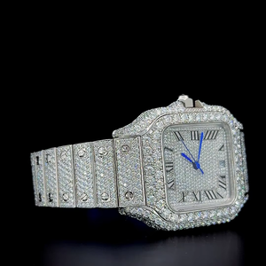 Reloj Automático con Números con Rayas, Dos Tonos en Oro Rosa, Completamente Cubierto de Diamantes Moissanite VVS de 27.5 Quilates - Product Image 3