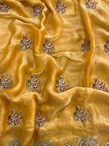 Sari en satin de soie élégant pour les occasions spéciales – Broderie motif cygne avec bordure riche et chemisier - Product Image 3