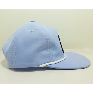 Casquettes à visière plate bleu clair, forme ajustable, fermeture snapback simple rangée, unisexe, avec cordon, logo brodé et patch tissé - Product Image 4