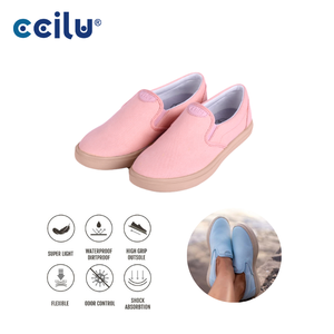 Chaussures en toile légères à haute adhérence, à bout fermé, à enfiler - Product Image 1