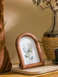 Marco de fotos de madera hecho a mano, pieza de decoración de pared que mejora la estética interior con textura de madera natural y encanto atemporal. - Product Image 2