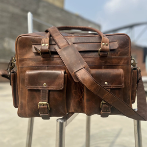 Sac messager en cuir véritable à imprimé animalier bohème pour femme avec fermeture éclair, durable pour le bureau et les voyages - Product Image 1