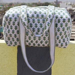 Sac de voyage en coton matelassé indien, imprimé floral, fermeture éclair, sac de week-end portable, sac fourre-tout fait main, style bohème - Product Image 5