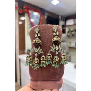 Encantadores Pendientes de Latón Dorado de Alta Calidad con Circonitas Brillantes, Estilo Fusion, para Mujer, Ideales para Fiestas y Eventos Nocturnos - Product Image 2