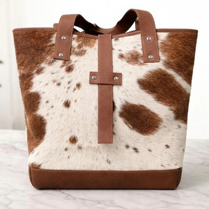 Bolsos de hombro de cuero vacuno premium hechos a mano con pelo, proveedor al por mayor, bolsos de moda personalizados OEM, exportación a bajo precio - Product Image 6