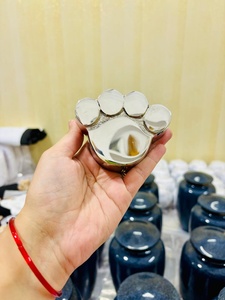 Aluminum Black Golden Paws Shaped Pet <b>Urn</b> Best Price Metal <b>Urns</b> European Style Aluminum Cremation <b>Ash</b> <b>Urn</b> Made in India - Product Image 5