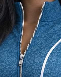 Ensemble de yoga deux pièces bleu pour femme : haut court zippé et pantalon évasé taille haute avec surpiqûres contrastées – Tenue de fitness et de sport – Fabricant sur mesure OEM - Product Image 5