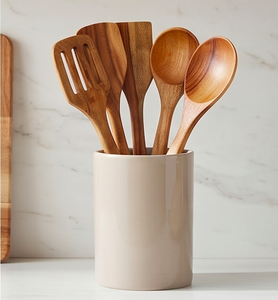 Ensemble de couverts en bois naturel fait main, couleur brun intense, design minimaliste et épuré, parfait pour les dîners et les mariages - Product Image 3