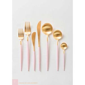 ชุดเครื่องใช้บนโต๊ะอาหารชุบทองพร้อมที่จับสีเขียวสำหรับงานแต่งงานของโรงแรมชุดช้อนส้อมสีทองใช้ซ้ำได้ - Product Image 5