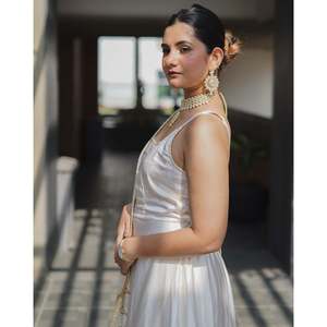 Ensemble de costume en satin de rayonne blanc féerique pour femme, taille XS - Product Image 3