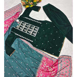 Tenue de soirée en velours pour femme de créateur avec bas et dupatta - Product Image 3