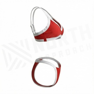 Ensemble de bikini rouge North Aposach avec bordure contrastée blanche, haut triangle à col en V profond et bas string, maillot de bain pour femme - Product Image 3