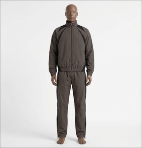 Nuevo Conjunto Deportivo para Hombre, Chaqueta Cortavientos 2 en 1 Impermeable y Ligera con Paneles Gris Oscuro, Diseño en Contraste, Ropa Deportiva - Product Image 1