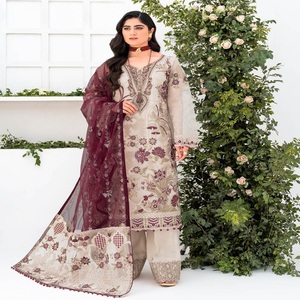 Organza Brodé Pakistanais Panjabi Robes pour femmes sur Organza Trois Pièces costumes Pakistanais Designers par Ramsha Vol M-8 - Product Image 4