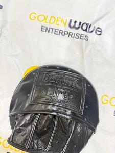 Fabrication en usine sur mesure : Pad d'entraînement de boxe professionnel en cuir véritable, modèle No Boxing No Life Focus Mitt - Product Image 4