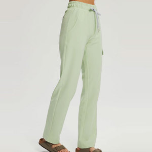 Pantalon de travail pour infirmières personnalisé, respirant et confortable en tissu Oxford, avec poches tendance pour l'extérieur, conception OEM 2026, logo personnalisé - Product Image 6