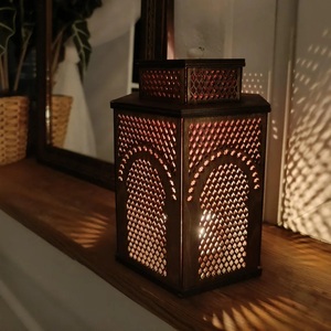 Nouvelle Lanterne Décorative d'Intérieur en Métal Noir Élégant pour la Décoration de la Maison, Idéale pour les Événements du Festival Diwali et comme Centre de Table - Product Image 4