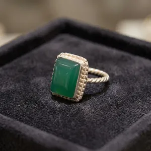 Bague en argent sterling 925 avec pierre précieuse onyx vert, faite à la main, style vintage, bijou statement en pierre naturelle verte, vente en gros - Product Image 5