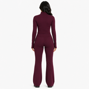 Ensemble de yoga bordeaux personnalisé pour femme : veste zippée à manches longues et col montant, leggings évasés taille haute, tenue de sport - Product Image 2