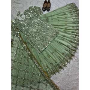 Hermoso Top Lehenga para Fiesta de la India y Pakistán con Bordado Elegante - Product Image 4