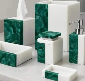 Juego de Accesorios de Baño de Resina Hechos a Mano con Efecto Resina, Juego de Regalo de Accesorios de Baño a Bajo Precio en India - Product Image 1