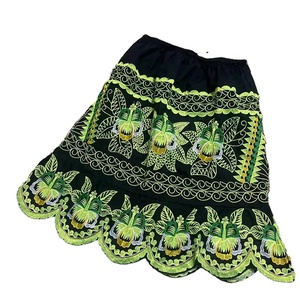 Jupe midi pour femme, style hip-hop, taille naturelle, en denim droit, écologique, respirante, avec broderies et boutons, couleur entièrement personnalisable - Product Image 1