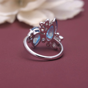 Anillo Floral con Diamantes Cultivados en Laboratorio Azules Certificados por IGI en Oro Blanco/Rosa y Amarillo de 14K, Anillo de Diamantes con Corte Pera y Marquesa - Product Image 5