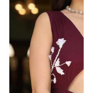 Conjunto de Traje de Vino Pintado a Mano Jemmy, Talla XS, Decorado con Hermosas Flores - Product Image 1
