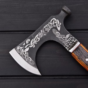 Hache à main forgée à la main en acier à haute teneur en carbone de qualité industrielle, avec tête de marteau pour le travail du bois et fourreau en cuir, hache de camping personnalisée OEM - Product Image 2