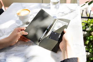 Carpeta Moderna de Cuero Genuino para Facturas, Presentador de Comandas para Restaurantes, Logotipo Personalizado, Elegante Porta Recibos para Camareros LBH-0058 - Product Image 2