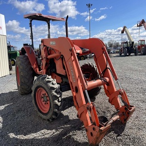 Tractor M8540 2006, Equipo Premium Listo para Exportación, Suministro a Granel de Alta Resistencia - Product Image 1
