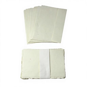Ensemble de papeterie artisanale en coton recyclé avec bords festonnés, papiers à lettres et enveloppes écologiques sans acide - Product Image 1