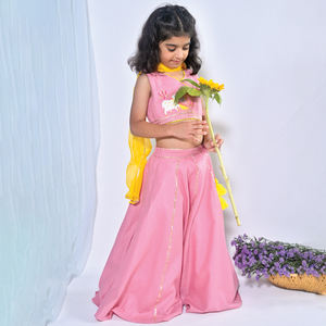 Conjunto de Lehenga Choli de Alta Calidad para Niñas de 1 a 9 Años, Vestido Étnico Bordado de Fantasía, Disponible a Precio de Mayoreo - Product Image 2