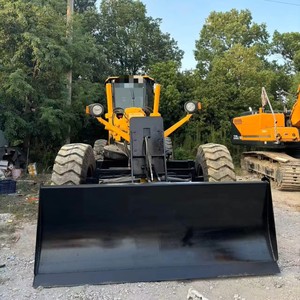 Niveleuse d'occasion fiable avec moteur SDEC de 140 kW et poids opérationnel de 16 tonnes, idéale pour la construction routière et la préparation des chantiers - Product Image 1