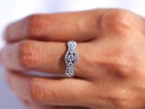 Bague de Fiançailles Minimaliste en Or Massif 10K 14K 18K avec Diamant de Laboratoire Rond et Moissanite, Cadeau de Mariage, Vente en Gros - Product Image 6