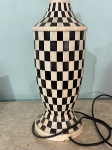 Lámpara de Mesa de Alta Gama Personalizable con Incrustaciones de Hueso, Diseño Art Deco, 100% Hecha a Mano, para Dormitorio, Fabricante y Exportador de la India - Product Image 3