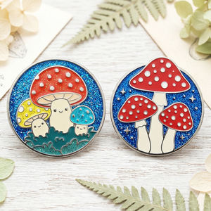 Fournisseur de badges en émail personnalisés avec paillettes - Product Image 3