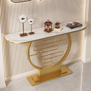 Table console incurvée avec plateau en marbre blanc et base circulaire dorée entrelacée, disponible à prix de gros. - Product Image 6