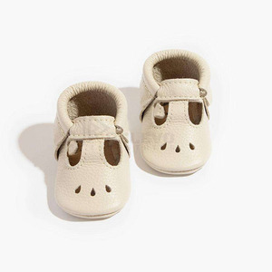 Chaussures en cuir pour nouveau-né, style PU souple, chaussures de premiers pas pour bébé, semelle antidérapante, confortables, respirantes, décontractées - Product Image 5