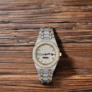 Montre Moissanite à la mode-Montre de bijoux de mode, montre Bling de style Hip Hop, montre Moissanite glacée fabriquée à la main en Inde - Product Image 4