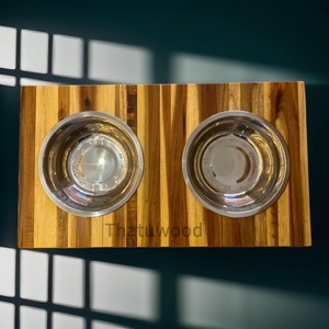 Support d'alimentation pour animaux de compagnie en bois avec bols en acier inoxydable, design rayé, durable pour chiens, fabriqué au Vietnam - Product Image 3