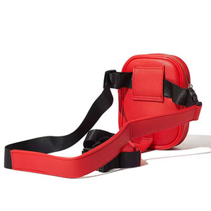 Pochette de chasse unisexe Econex Sports en PU rouge souple avec bandoulière arquée détachable et fermeture éclair, moins de 21L - Product Image 1