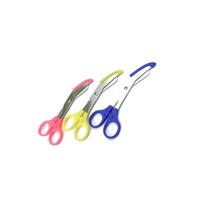 Tijeras para Vendajes de Acero de Alta Calidad OEM de 14 CM, Tijeras Médicas para Trauma, Uso en Enfermería y Primeros Auxilios - Product Image 6