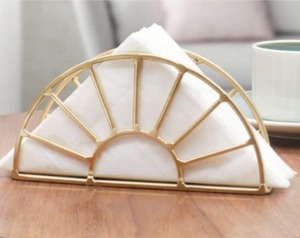 Porte-mouchoirs et porte-serviettes en acier inoxydable doré avec logo personnalisé, support de table moderne pour tables de salle à manger à domicile et à l'hôtel - Product Image 4