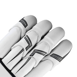 Guantes Profesionales de Bateo de Cricket con Protección Avanzada para los Dedos, Acolchado Absorbente de Impactos, Agarre Antideslizante en la Palma y Diseño Ergonómico - Product Image 2