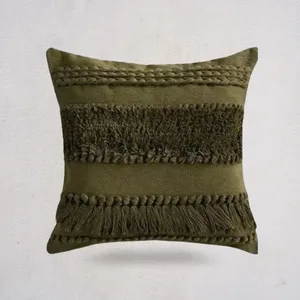 Funda de Cojín Tejida a Mano Marroquí VI con Bordado de Borlas |   Funda de Almohada Decorativa Estilo Boho |   Suministro a Granel y Tamaños Personalizados - Product Image 1