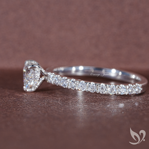 Anillo de Diamante Cultivado en Laboratorio con Corte Corazón de 0.50CT, Certificado por IGI, Oro Sólido de 10K, Halo Oculto, Anillo de Compromiso - Product Image 2