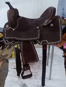 อานม้าหนังกลับสีน้ำตาลเข้มแบบตะวันตก พร้อมลายเย็บสีขาว งานแฮนด์เมด ชุดอานม้าขี่ม้าแบบตะวันตก ขายส่ง - Product Image 1