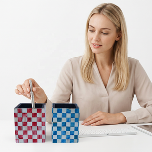 Support à stylos en mosaïque d'os incrusté de haute qualité avec motif lumineux imprimé, design moderne et luxueux pour la maison et l'éducation - Product Image 1
