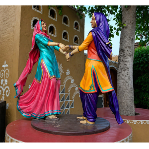Estatua de Fibra de la Cultura Punjabi Jugando al Kiklee, Estatua Tradicional Punjabi de Fibra para Venta, Decoración de Bienvenida para Bodas - Product Image 1
